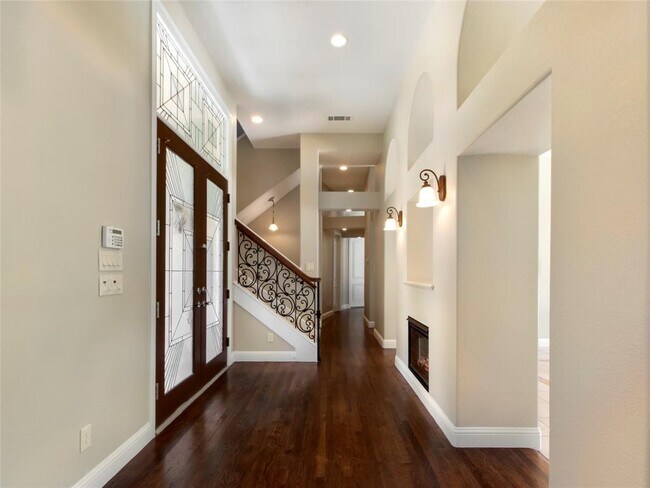 Building Photo - 614 Aberdeen Way