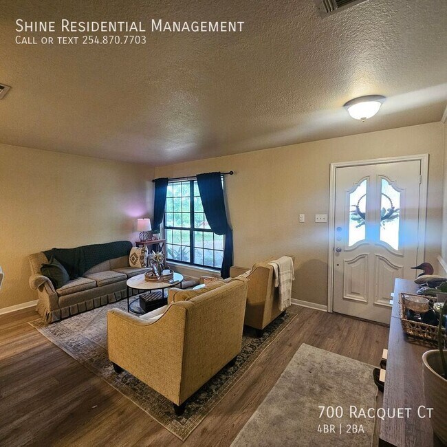 Building Photo - 700 Racquet Ct