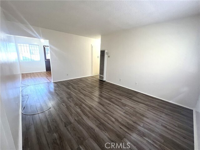 Foto del edificio - 1256 N Fries Ave