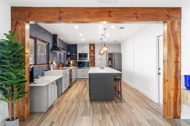 Foto del edificio - 1742 Harborside Cir