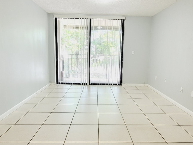 Building Photo - 3611 SW 117th Ave