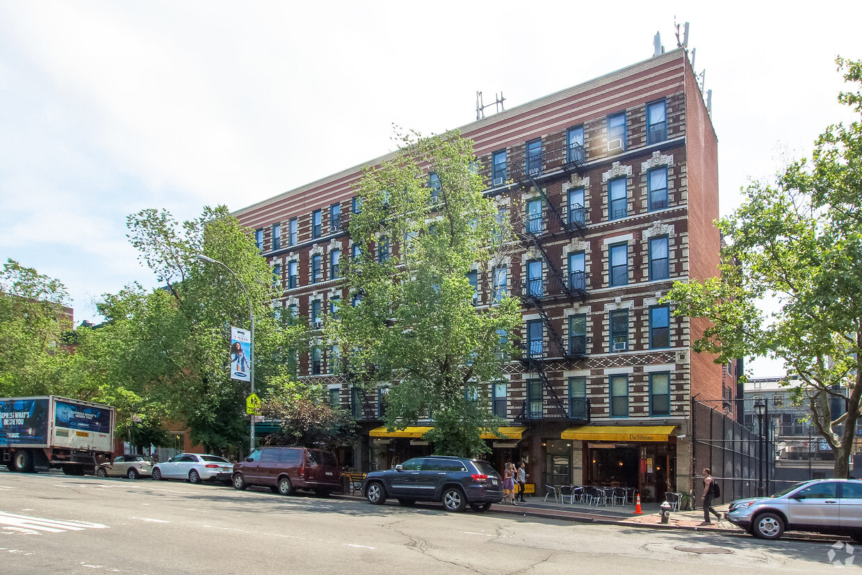 Building Photo - 260 Sixth Ave