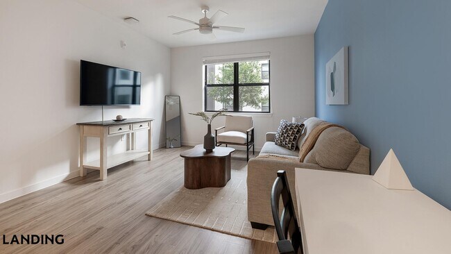 Foto del edificio - 7733 Burleson Rd