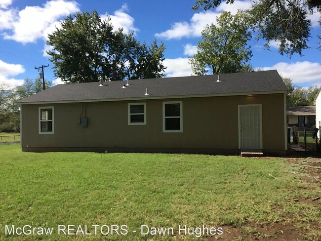 Building Photo - 3 br, 1 bath House - 4605 N. Cheyenne Ave.