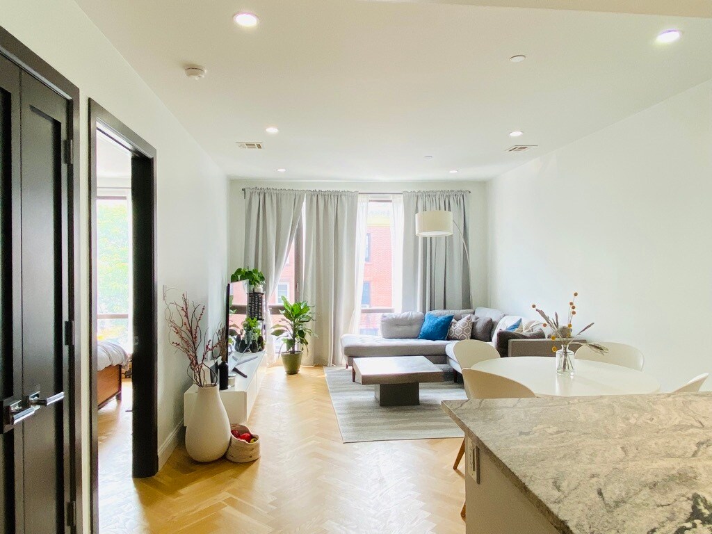 Foto principal - 357 Prospect Pl