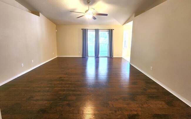 Building Photo - 316 Egan Dr