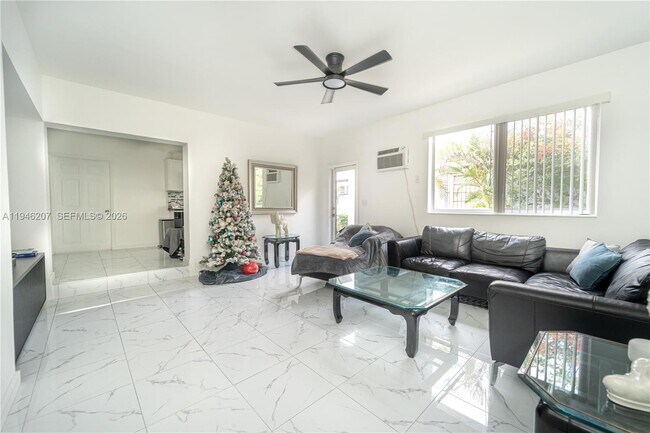 Foto del edificio - 919 SW 25th Ave