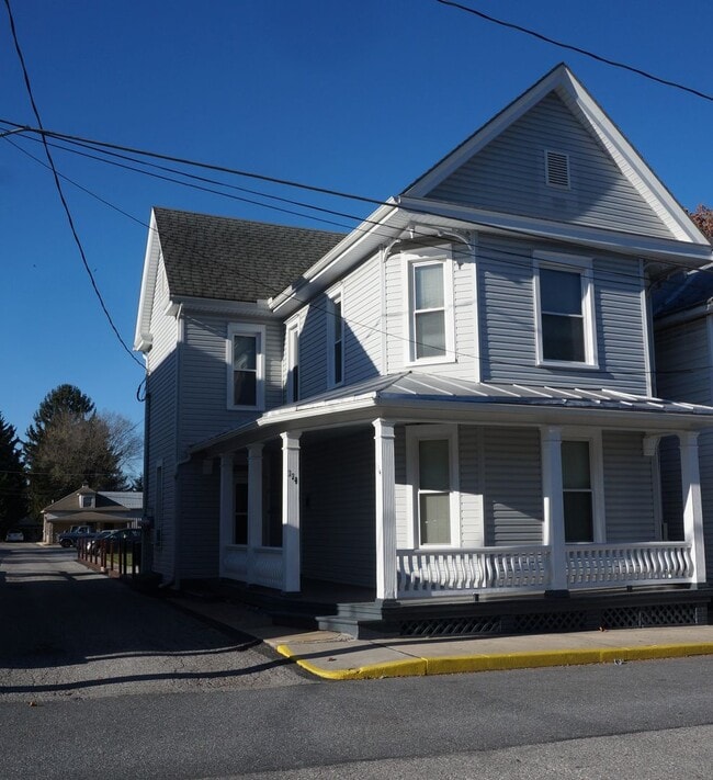 Building Photo - 114 N Penn St