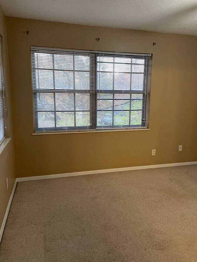 Photo - *Knoxville 37912 - 2 bedroom, 2.5 bath tow... House