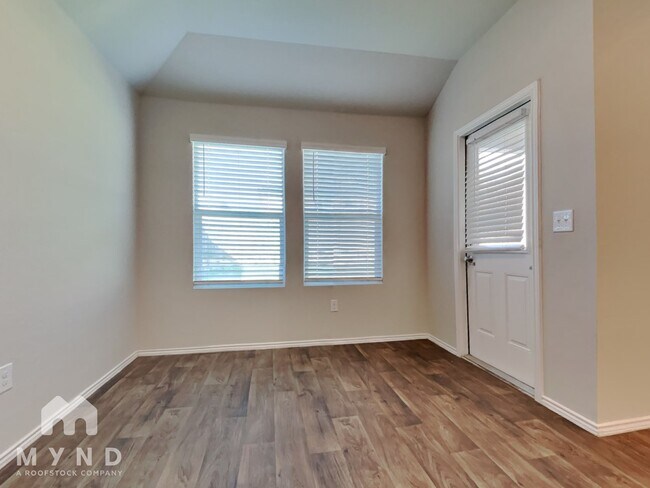 Foto del edificio - 15117 Siberian Elm Ln
