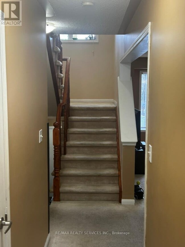 Building Photo - 3086 Stornoway Cir