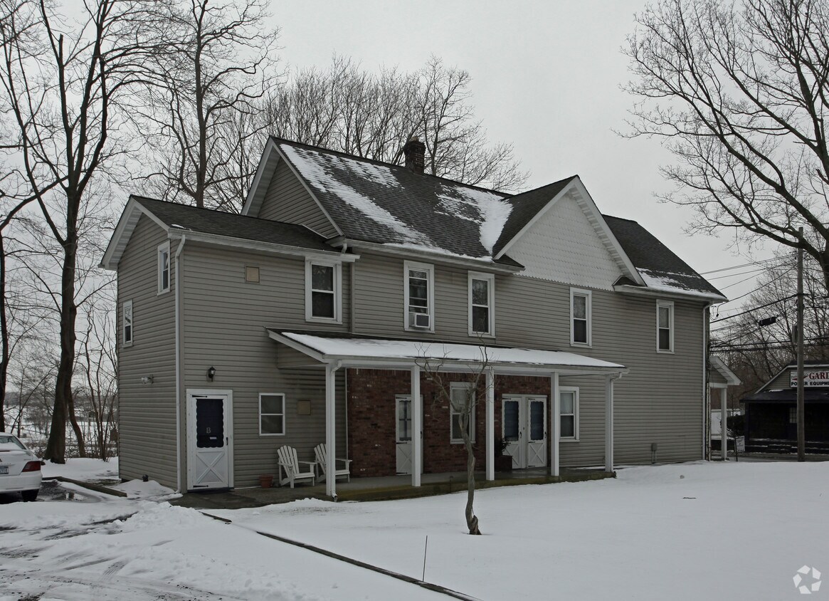 93 E Main St, Kings Park, NY 11754 Apartments in Kings Park, NY