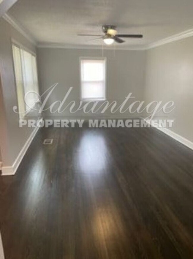 Foto del edificio - Schedule today to see this  Freshly Renova...