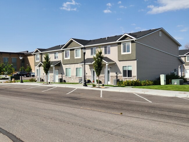 Foto del edificio - 4755 Burley Dr