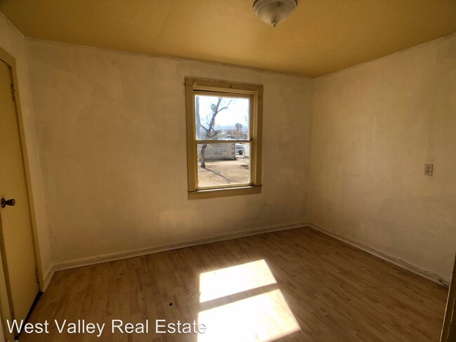 Building Photo - 1 br, 1 bath House - 518 Taylor St