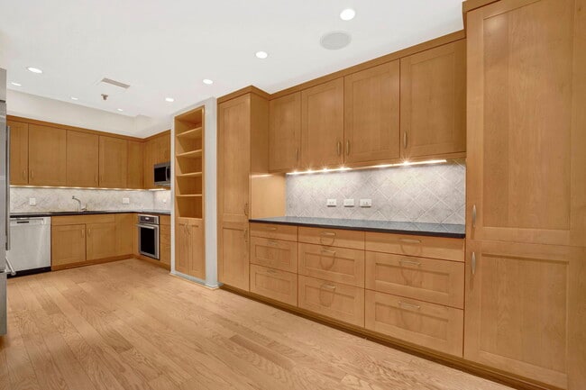 Photo - 680 N Lake Shore Dr Apartment