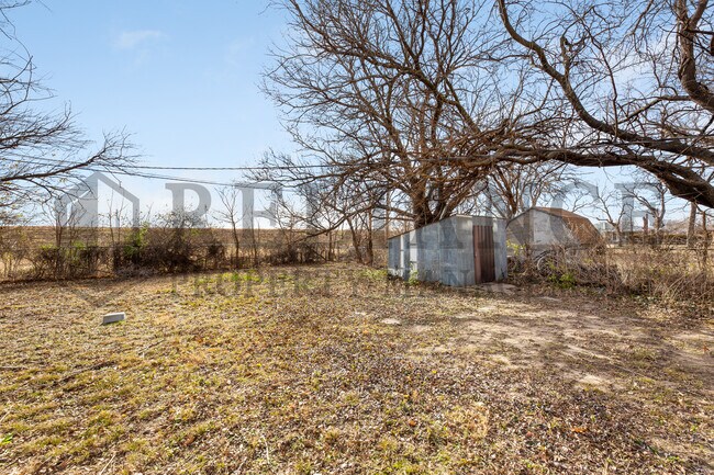 Foto del edificio - 421 Grover Ave