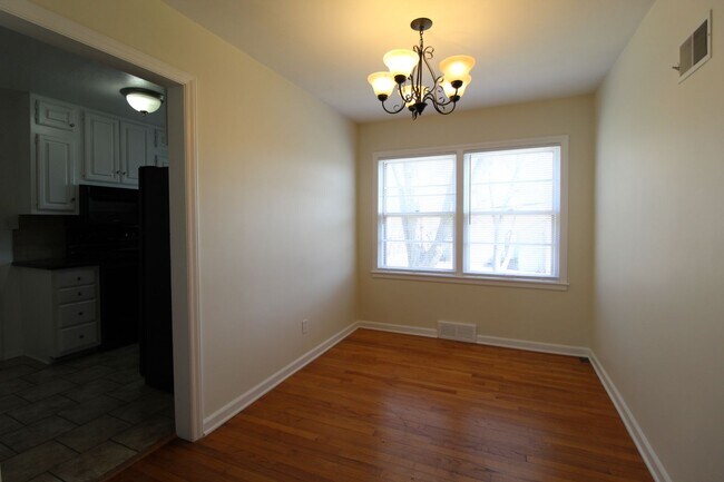 Foto del edificio - 2 Bedroom 1 Bath Home In Mission Kansas