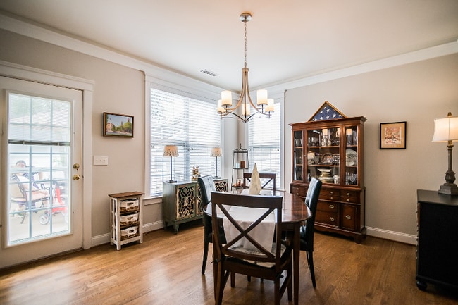 Foto del edificio - 17616 Invermere Ave