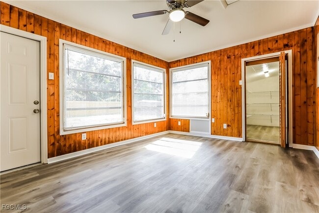 Building Photo - 1058 Riggs St