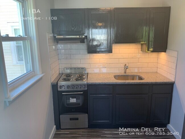 Building Photo - One Bedroom Available!