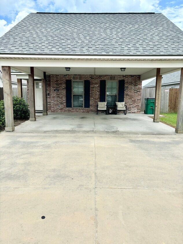 Primary Photo - 312 Harvest Ln