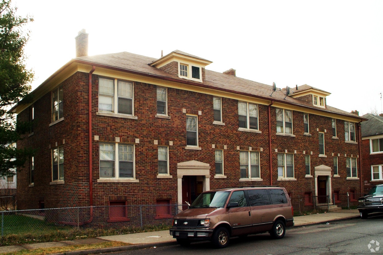 Primary Photo - 8438 Prairie St