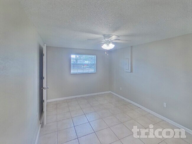 Building Photo - 804 Briarcliff Dr