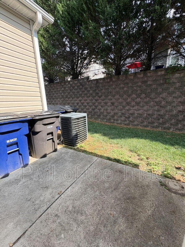 Foto del edificio - 5327 Farm House Trail