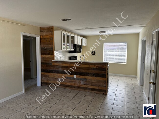 Building Photo - Great 3 Bedroom~Orlando!