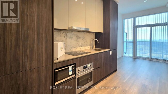 Photo du bâtiment - 8 Interchange Wy