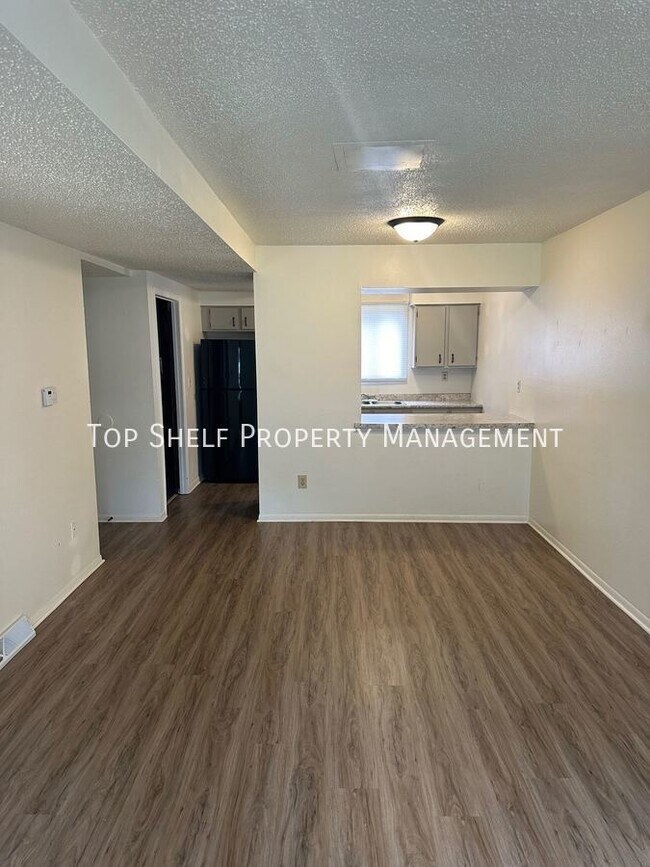 Building Photo - 4211 E Ovid Ave