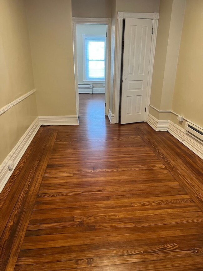 Building Photo - 718-718 Washington St