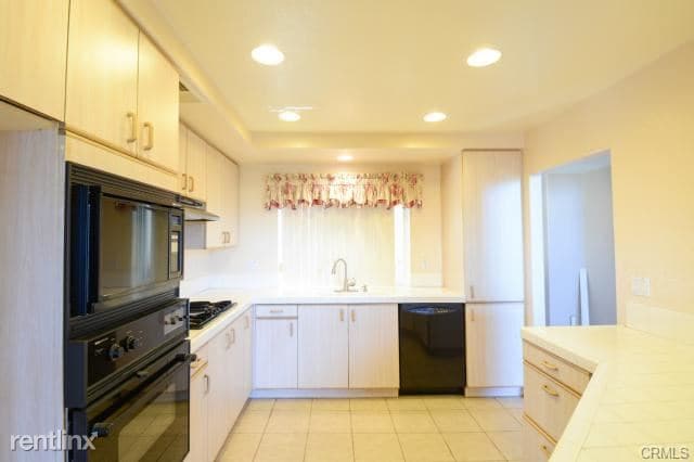 Building Photo - 2 br, 2.5 bath Condo - 29282 Elba Dr