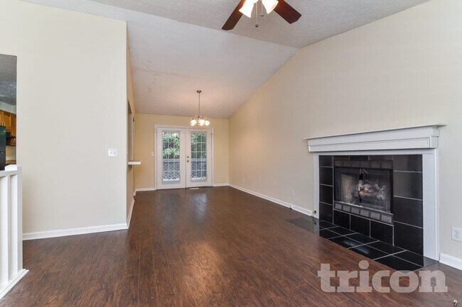 Foto del edificio - 2520 Hewatt Rd