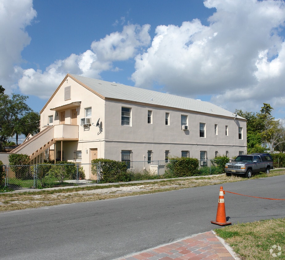 Building Photo - 307 W Dixie Hwy