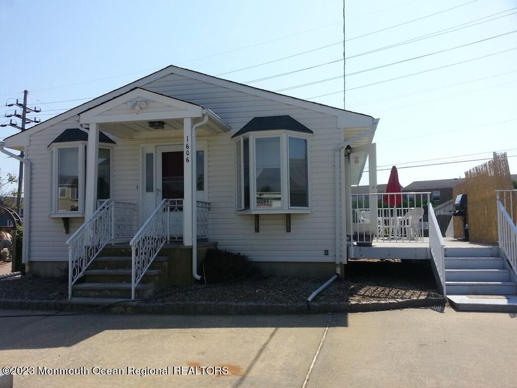 1606 East St, Point Pleasant Beach, NJ 08742 House Rental in Point