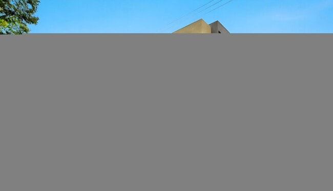 Foto del edificio - 7320 Hawthorn Ave