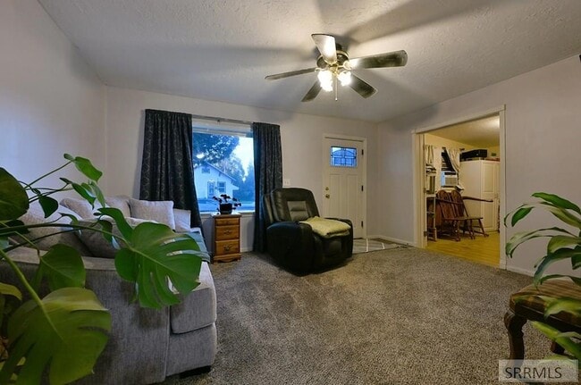 Building Photo - 425 2nd St