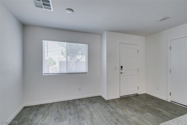 Foto del edificio - 12170 Midnight Pine Rd