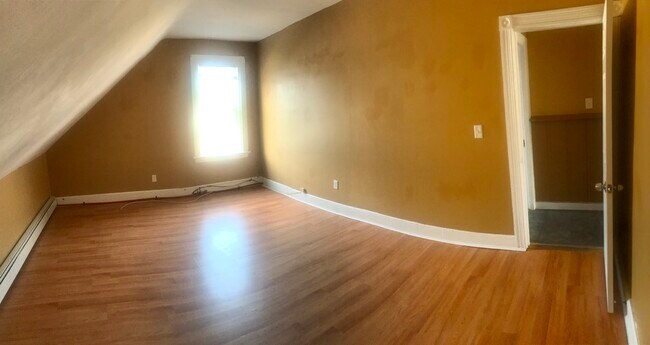 Bedroom 1/living room - 241 Admiral St