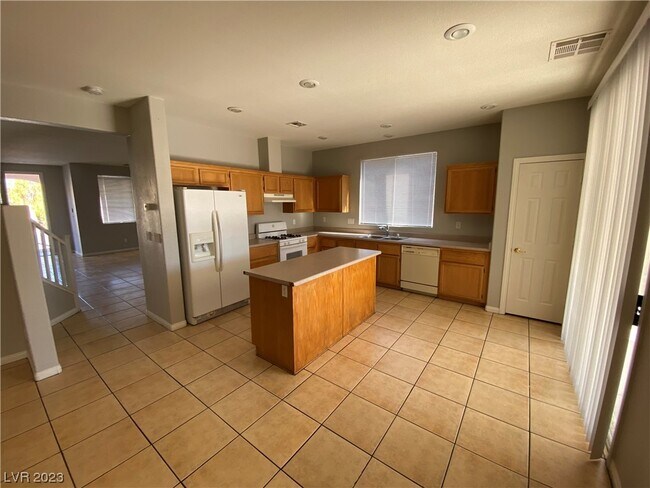 Building Photo - 8107 Palace Estate Ave