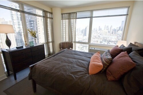 Building Photo - 462 W 42nd St