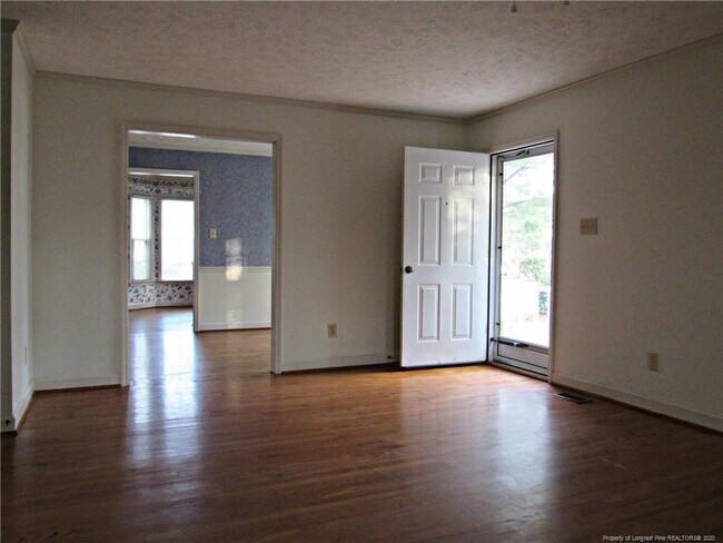 Building Photo - 4941 Pinedale Blvd