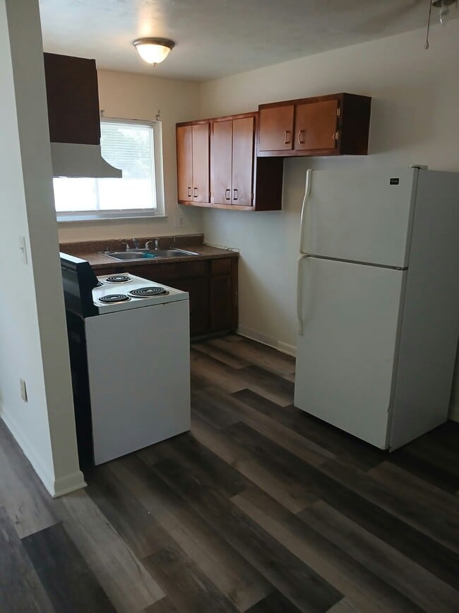 Building Photo - 56 Fernwood Ave
