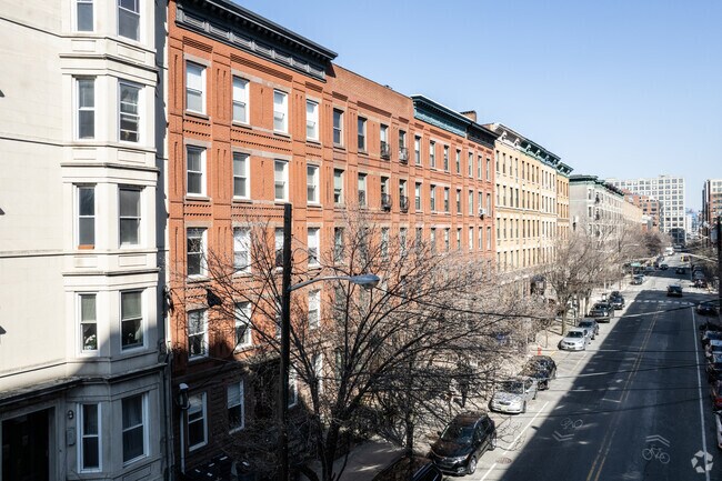 Building Photo - 1114 Hudson St