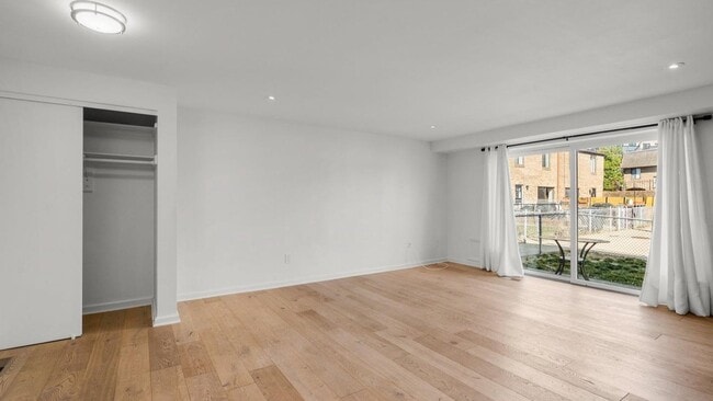 Building Photo - 1321 I St NE