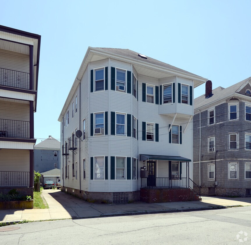 268 Tinkham St, New Bedford, MA 02746 268 Tinkham St New Bedford, MA
