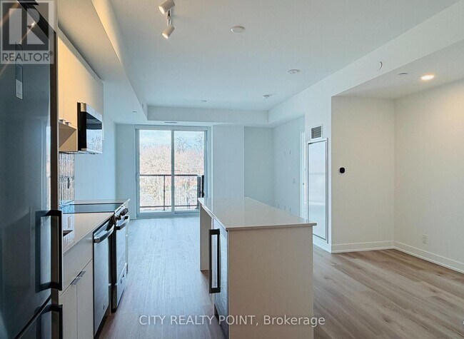 Photo du bâtiment - 1660 Bloor St W