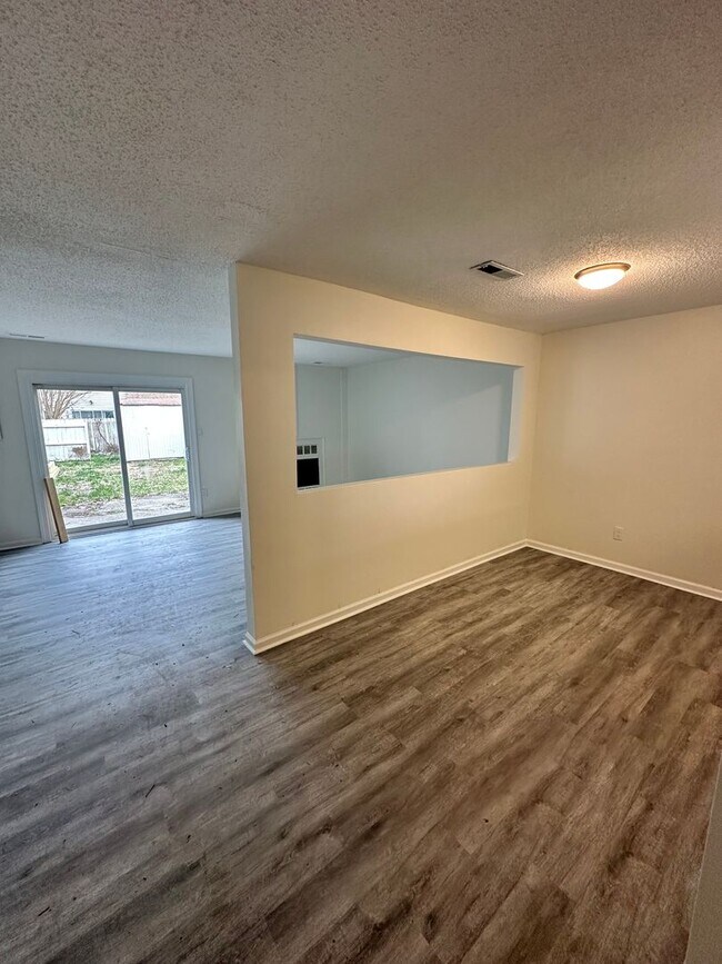 Foto del edificio - 3775 Chimney Creek Dr